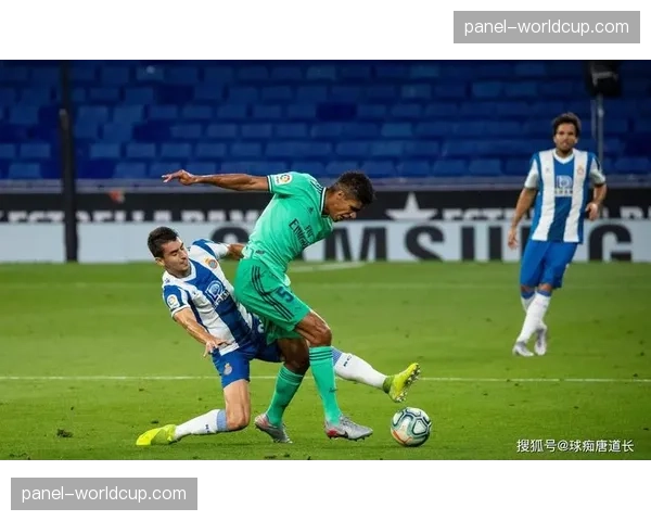 “智能足球”数据首度公开：一场平局中，皮球平均旋转速率与飞行轨迹分析