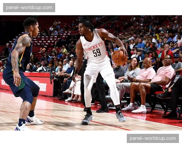 76人裁掉老将佩恩，与双向合同达伦·特里达成正式合同